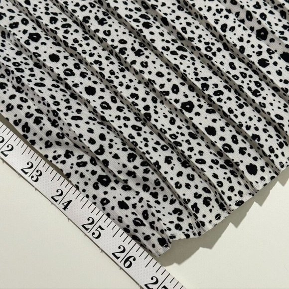 Common Assembly Micro Pleated Black White Cheetah Wide Leg Pants M Elastic Waist - Picture 7 of 8